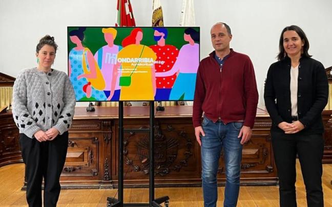 Estitxu Urtizberea, Igor Enparan y Garoa Lekuona, en la presentación de los presupuestos.