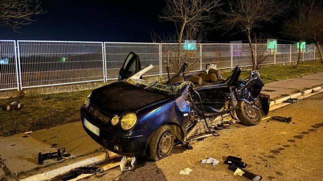 Dos jóvenes muertos tras un grave accidente de madrugada en Jundiz