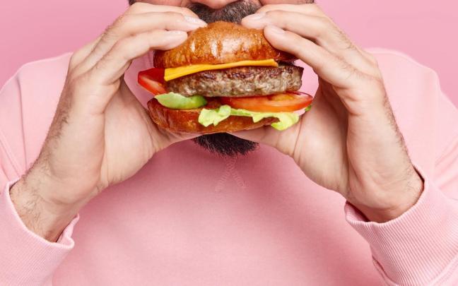 Imagen de recurso de una persona comiendo. Imagen de recurso de una persona comiendo.