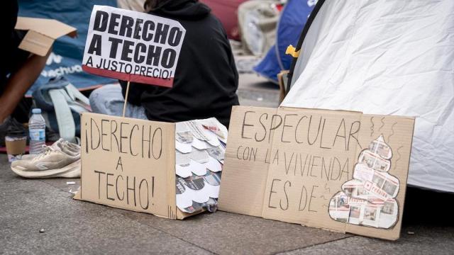 Acampada para reclamar soluciones ante la crisis de vivienda.
