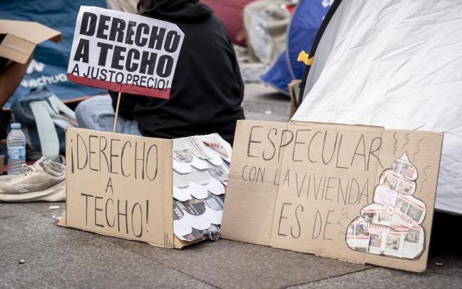 Acampada para reclamar soluciones ante la crisis de vivienda.