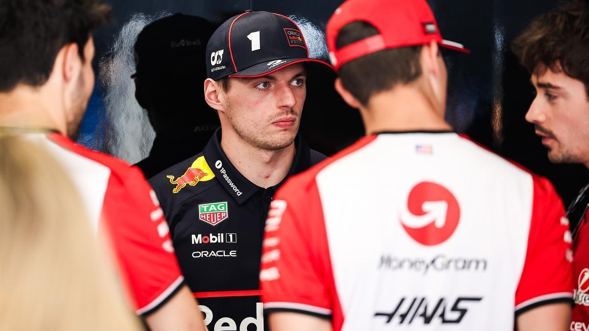 El piloto neerlandés de Fórmula 1 Max Verstappen, con semblante serio en la carrera de este domingo.