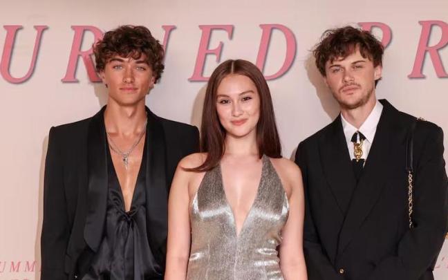 Gavin Casalegno, Lola Tung y Christopher Briney