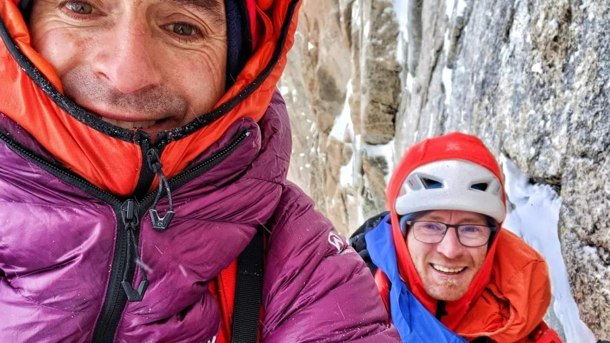 Eneko e Iker Pou, durante la ascensión a una vía en los Alpes durante este mes de marzo / Pou Anaiak