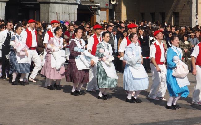 El grupo de danzas Itsasi será uno de los protagonistas de este ciclo en torno al baile de Azpeitia / Aitor El grupo de danzas Itsasi será uno de los protagonistas de este ciclo en torno al baile de Azpeitia