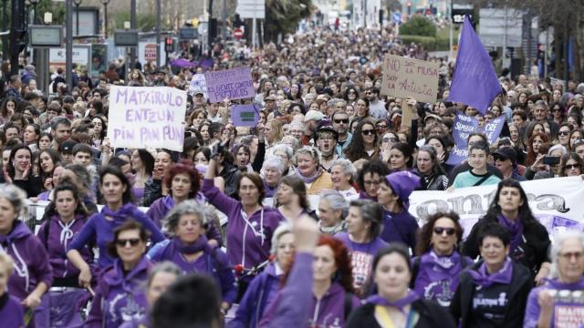 Miles de mujeres salieron el año pasado a la calle para hacer frente a los bulos ya los discursos de odio en redes sociales.