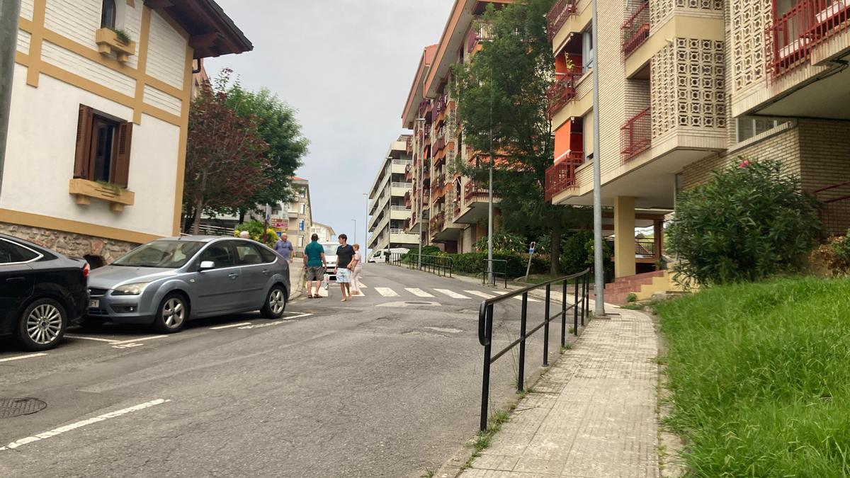 Cuesta para ir al barrio de Larretxo y a la playa de Itzurun.