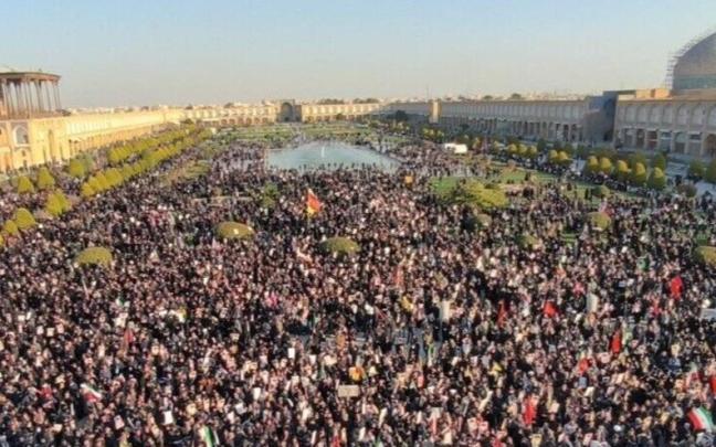 Manifestación por la muerte de Alí Jamenei