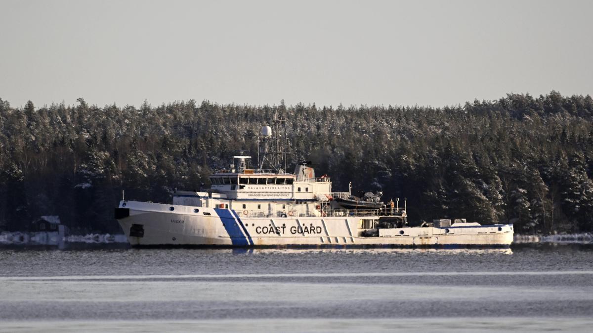 Autoridades finlandesas registran la embarcación Eagle S, sospechosa de haber participado en el sabotaje del EstLink2