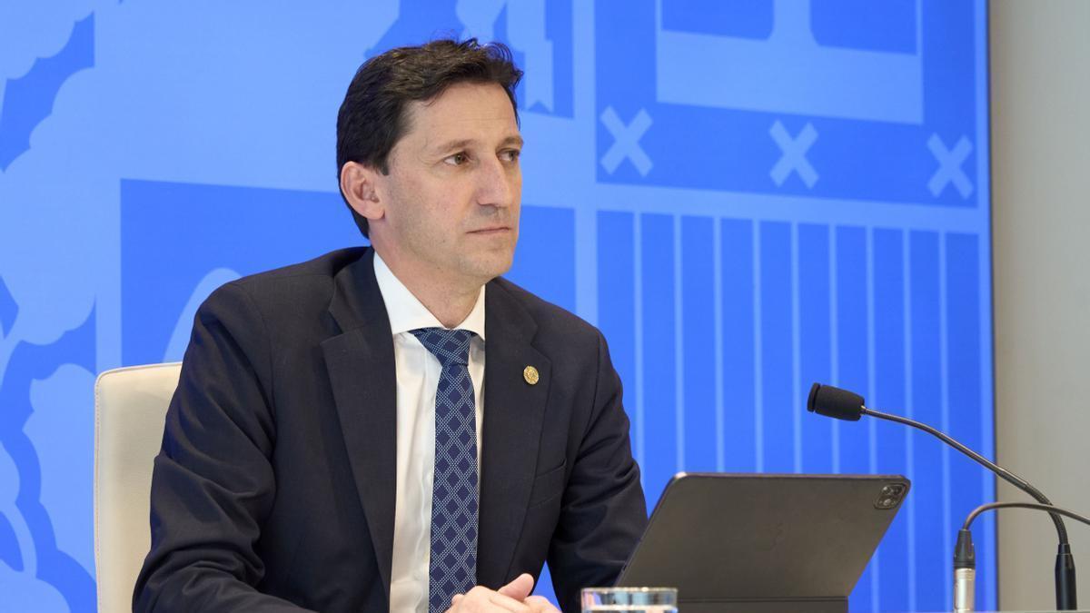 El consejero de Hacienda y Finanzas, Noël d'Anjou