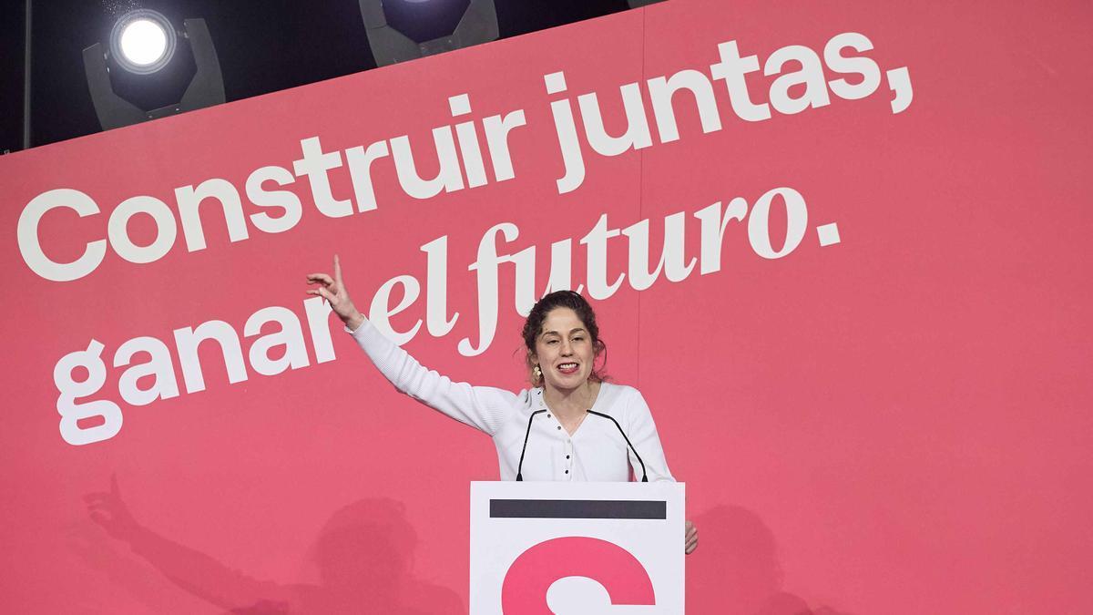 La nueva coordinadora general de Sumar, Lara Hernández, interviene durante la clausura de la Asamblea Estatal de Sumar