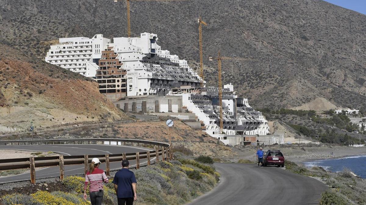 Imagen del hotel ubicado en el Algarrobico.