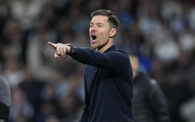 Xabi Alonso, durante el partido entre el Real Madrid y el Celta en el Santiago Bernabéu.
