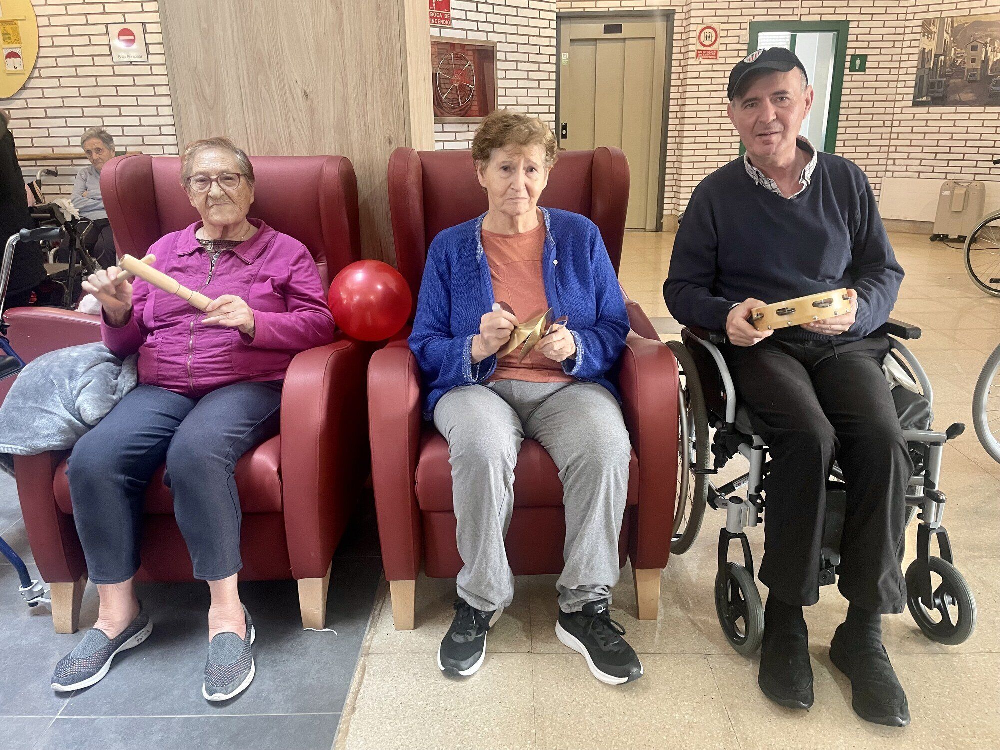 Pilar Pastor, Luisa Martos y Javier Suberviola.