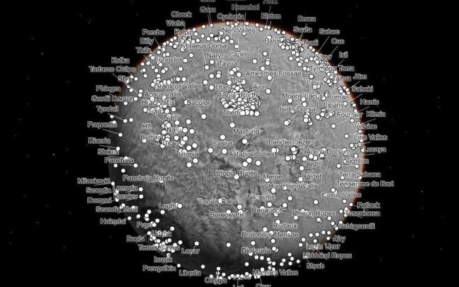 Mosaico reado con 110.000 imágenes tomadas por la cámara de contexto en blanco y negro.