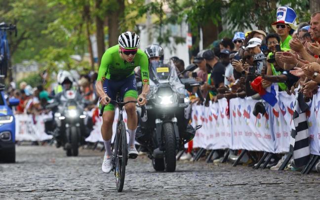 Pogacar rueda en solitario hacia su segundo Mundial tras otra exhibición alucinante.