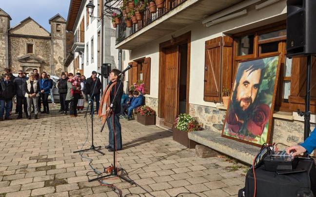 Homenaje en Orbaizeta a Mikel Zabalza.