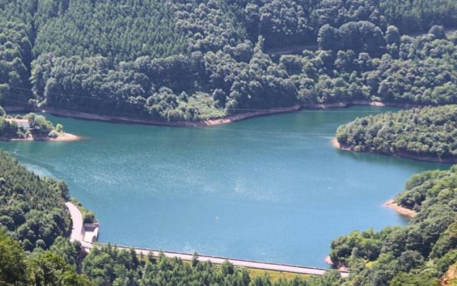Embalse de Endara, una de las principales fuentes de abastecimiento de agua para la comarca del Bidasoa.