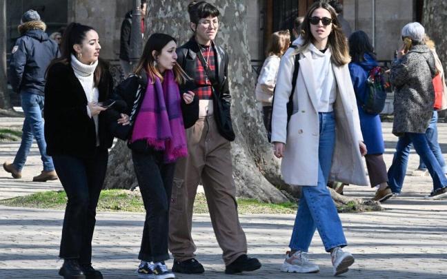 La pandemia y la invasión de Ucrania reducen la confianza en el futuro de la juventud vasca