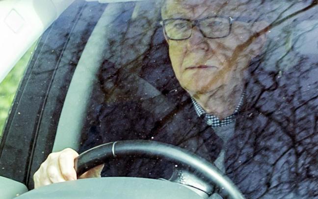 Mandelson, en su vehículo.