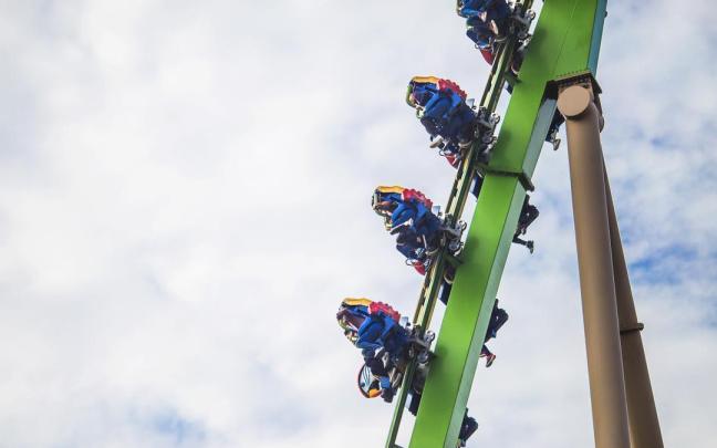 Una atracción de feria en una imagen de archivo.