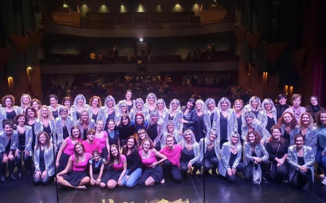 La coral basauritarra Zirzira Ahots Taldea vuelve a visitar el Teatro Arriaga con el Ballet Olaeta