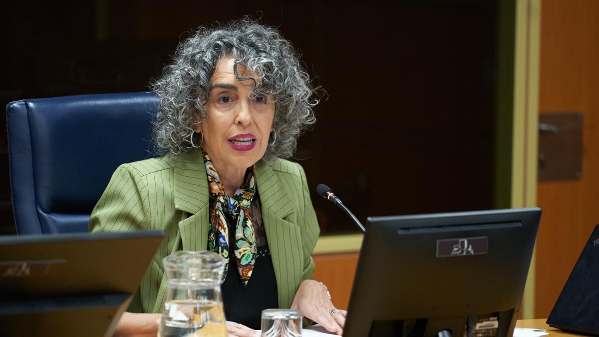 La vicelehendakri primera y consejera de Cultura y Política Lingüística, Ibone Bengoetxea, durante su comparecencia en comisión en el Parlamento Vasco.