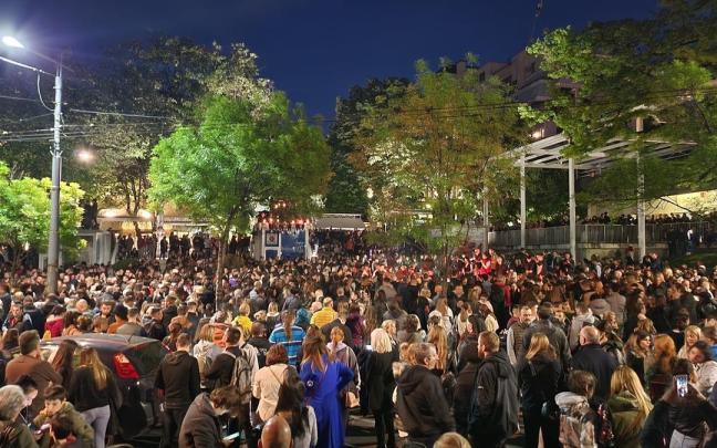 Concentración en recuerdo de las víctimas del tiroteo en una escuela de Belgrado.