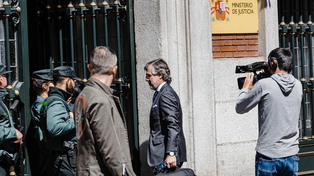 El vocal del Comité Ejecutivo de la APM, Juan José Carbonero, a su llegada a una reunión con el Ministerio de Justicia.