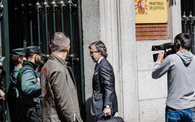 El vocal del Comité Ejecutivo de la APM, Juan José Carbonero, a su llegada a una reunión con el Ministerio de Justicia.