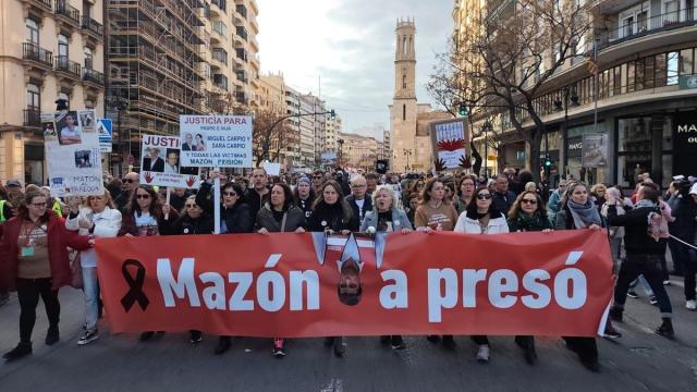 Una manifestación exige que Mazón "no quede impune" por la dana