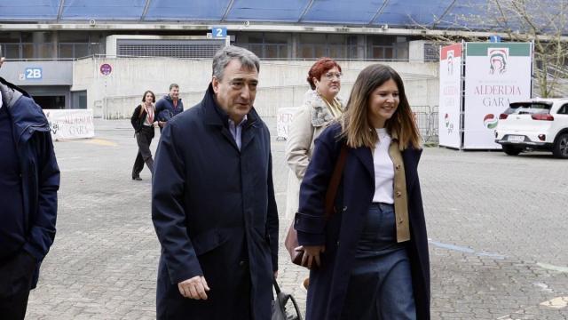 La secretaria del EBB del PNV, Maitane Ipiñazar, junto a su presidente, Aitor Esteban. / Archivo La secretaria del EBB del PNV, Maitane Ipiñazar, junto a su presidente, Aitor Esteban.