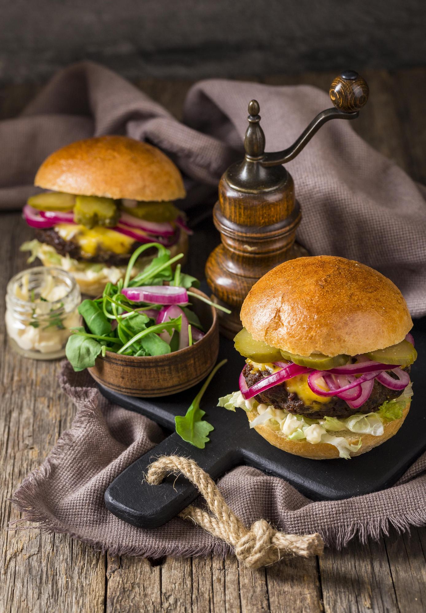 Las hamburguesas las inventó un comidista romano.