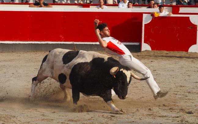 La plaza de Azpeitia volverá a servir de marco al espectáculo de los recortadores.