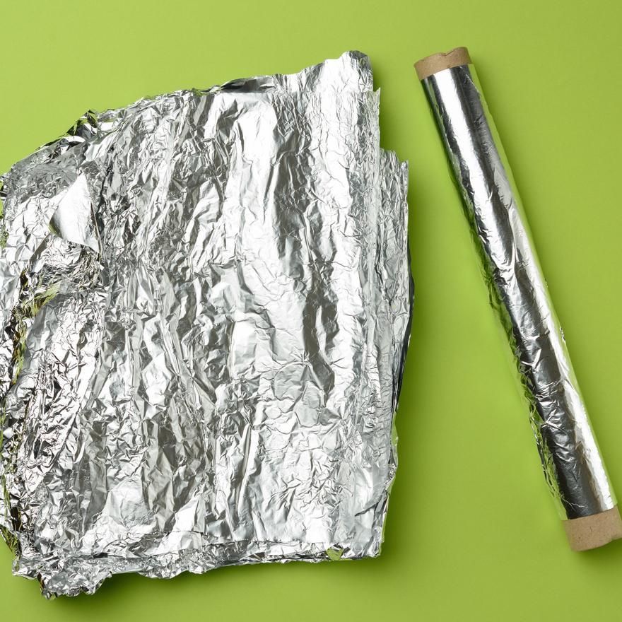 Papel de aluminio.