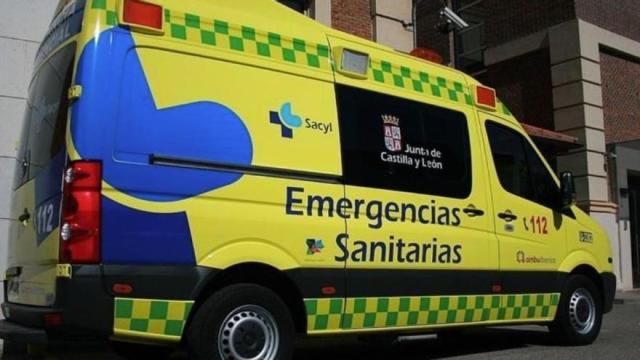 Imagen de archivo de una ambulancia. E.P.
