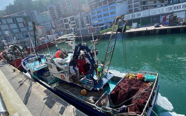 Este muelle del puerto de Ondarroa es actualmente la principal zona de actividad portuaria de la dársena ondarrutarra