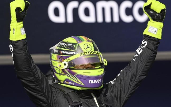 El piloto británico Lewis Hamilton (Mercedes) tras lograr la 'pole' de Hungaroring. El piloto británico Lewis Hamilton (Mercedes) tras lograr la 'pole' de Hungaroring.