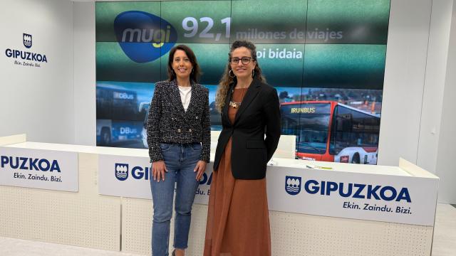 Azahara Domínguez y Eluska Renedo, en la presentación del balance de Mugi en 2025