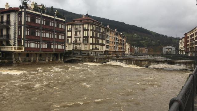 Imagen del Puente "del millonario" en Balmaseda | Borja Guerrero, Deia