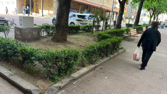 Actuación policial en el entorno de la iglesia de Barakaldo. AYUNTAMIENTO DE BARAKALDO X Actuación policial en el entorno de la iglesia de Barakaldo. AYUNTAMIENTO DE BARAKALDO X