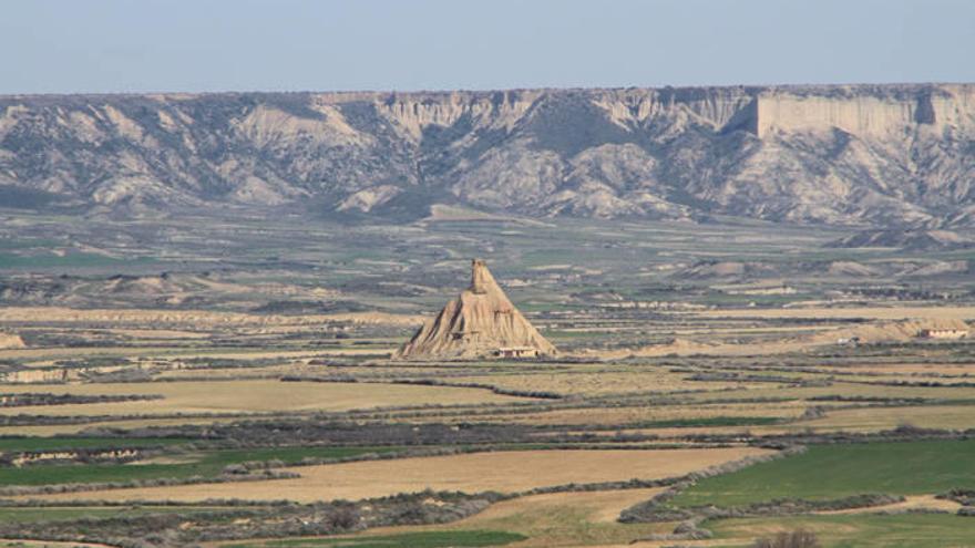 Vista de Castildetierra en las Bardenas Reales desde el mirador del Centro de Información de Aguilares. D.N.