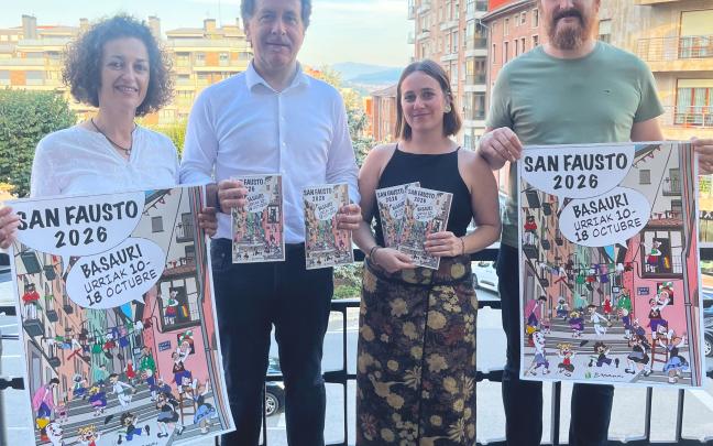 a concejala de Fiestas, el alcalde e integrantes de Herriko Taldeak han presentado los Sanfaustos /