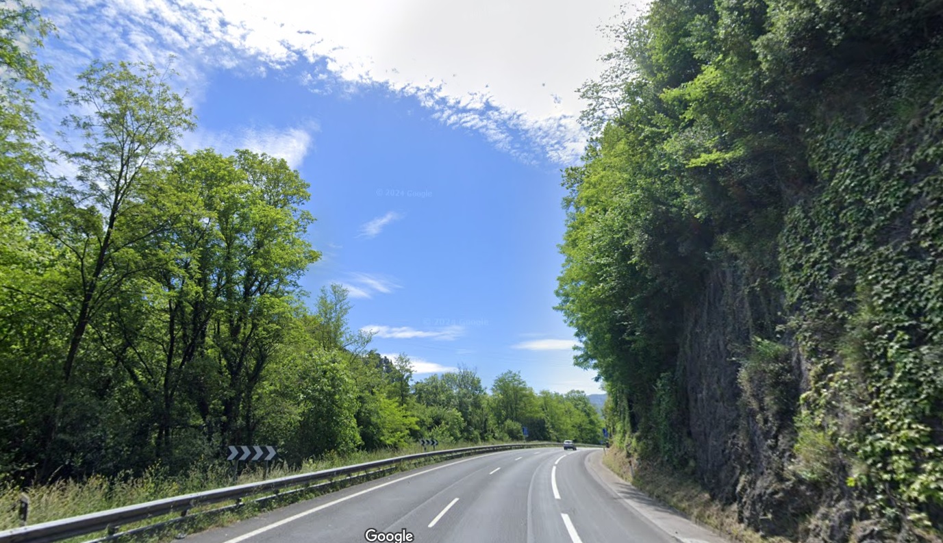 Imagen de Google Maps de la N-1, a la altura de las curvas de Bazkardo, en sentido Gasteiz