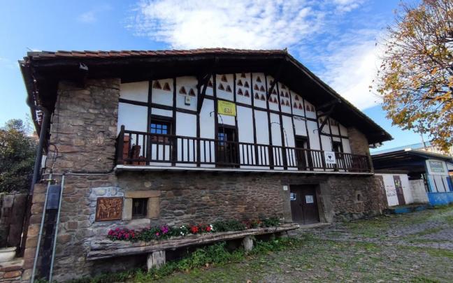 El baserri que alberga la Casa de Cultura de Areta en Laudio