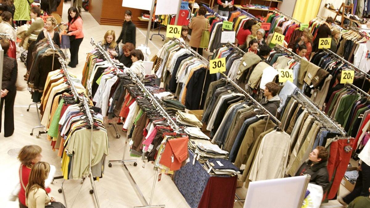 Una feria de ropa