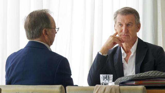 El presidente del PP, Alberto Núéz Feijóo, junto a Juan Jesús Vivas, presidente de Ceuta.
