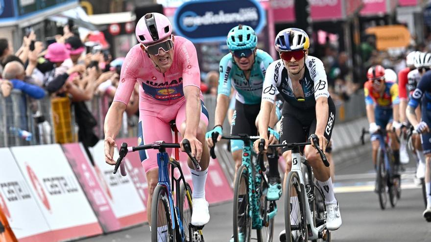 Mads Pedersen vence en Matera.