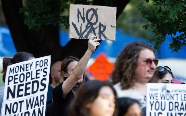 Un grupo de ciudadanos estadounidenses protestan contra la guerra en Irán. / EP Un grupo de ciudadanos estadounidenses protestan contra la guerra en Irán.