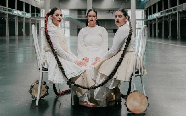 El trío galego Tanxugueiras actuará el jueves 14 de agosto, Día de las Cuadrillas